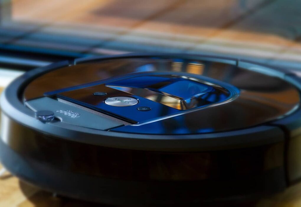 robot vacuum cleaner, robot, machine-3786243.jpg