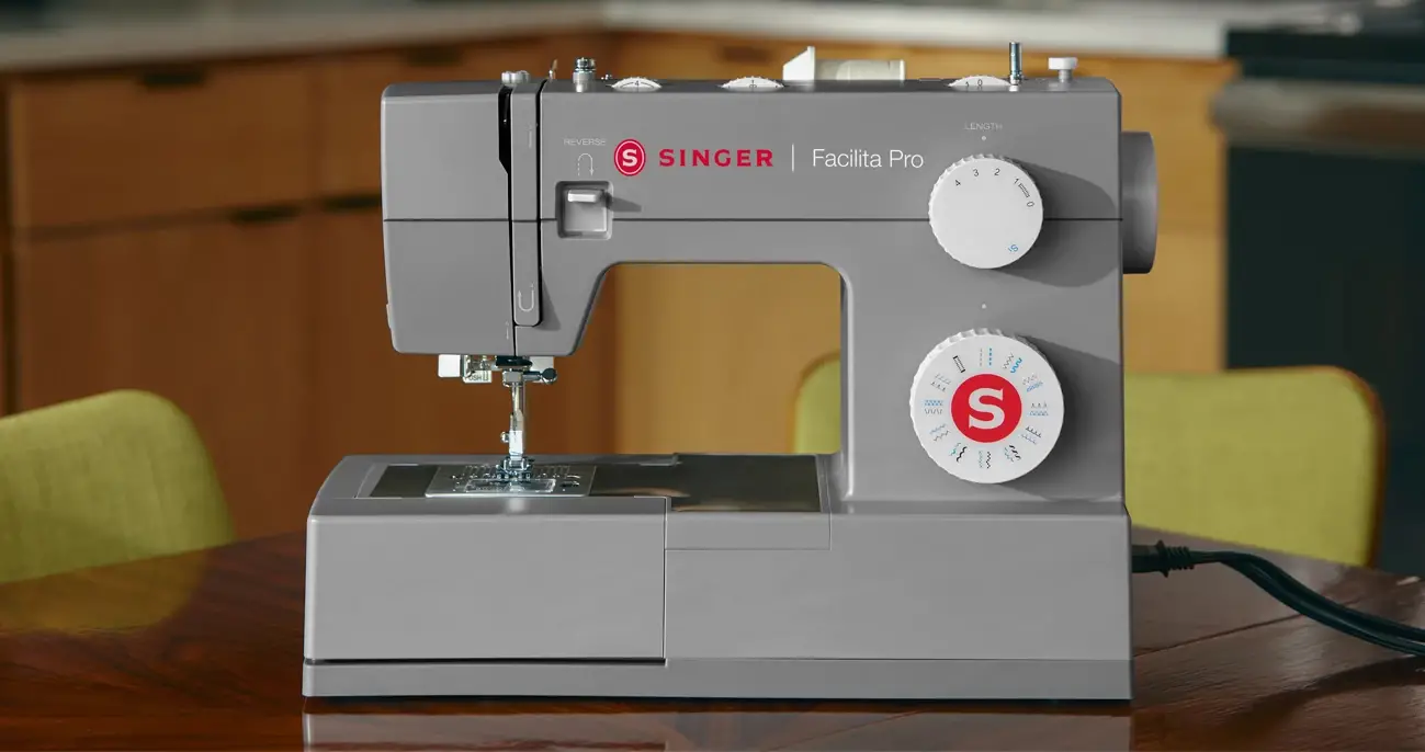 Máquina Singer Facilita Pro 4423