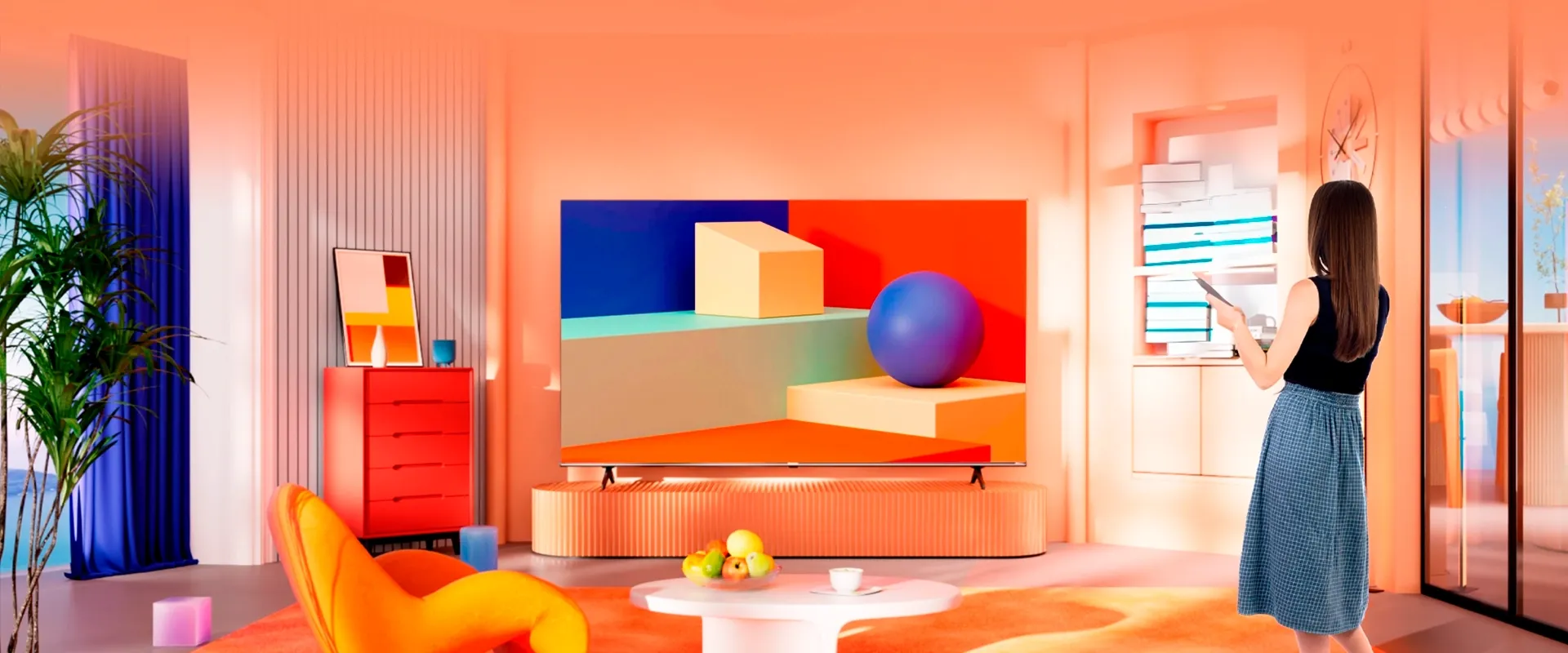 mulher em uma sala colorida e uma tv hisense em frente