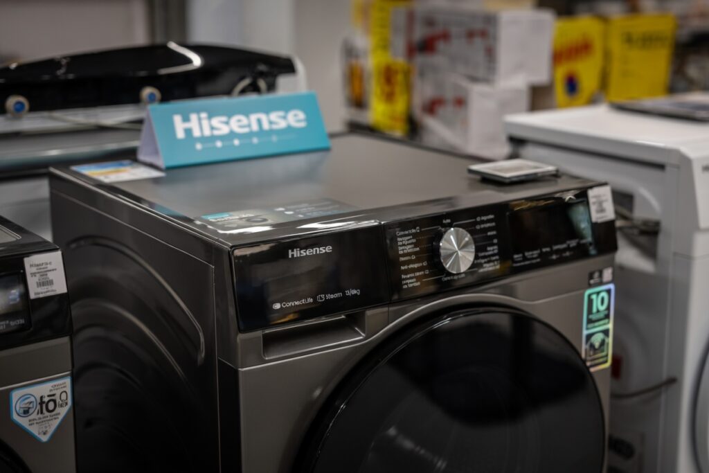 laca e seca Hisense em exposi&ccedil;&atilde;o para venda.
