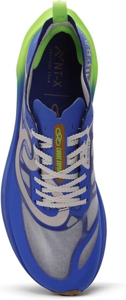 A palmilha NT-X, fabricada em Pebax®, auxilia a redução de peso do corre supra